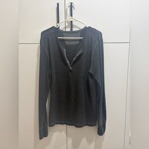 Banana Republic Men’s Charcoal Waffle Henley Shirt, SZ L, Excellent Condition